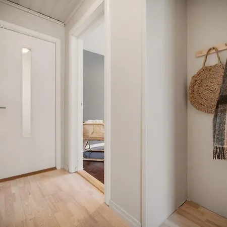 Large 1 Kilometer To Bryggen Apartment *